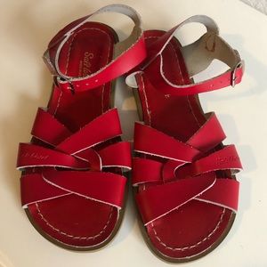 Salt Water Sandals Red, Big Kid Size 5